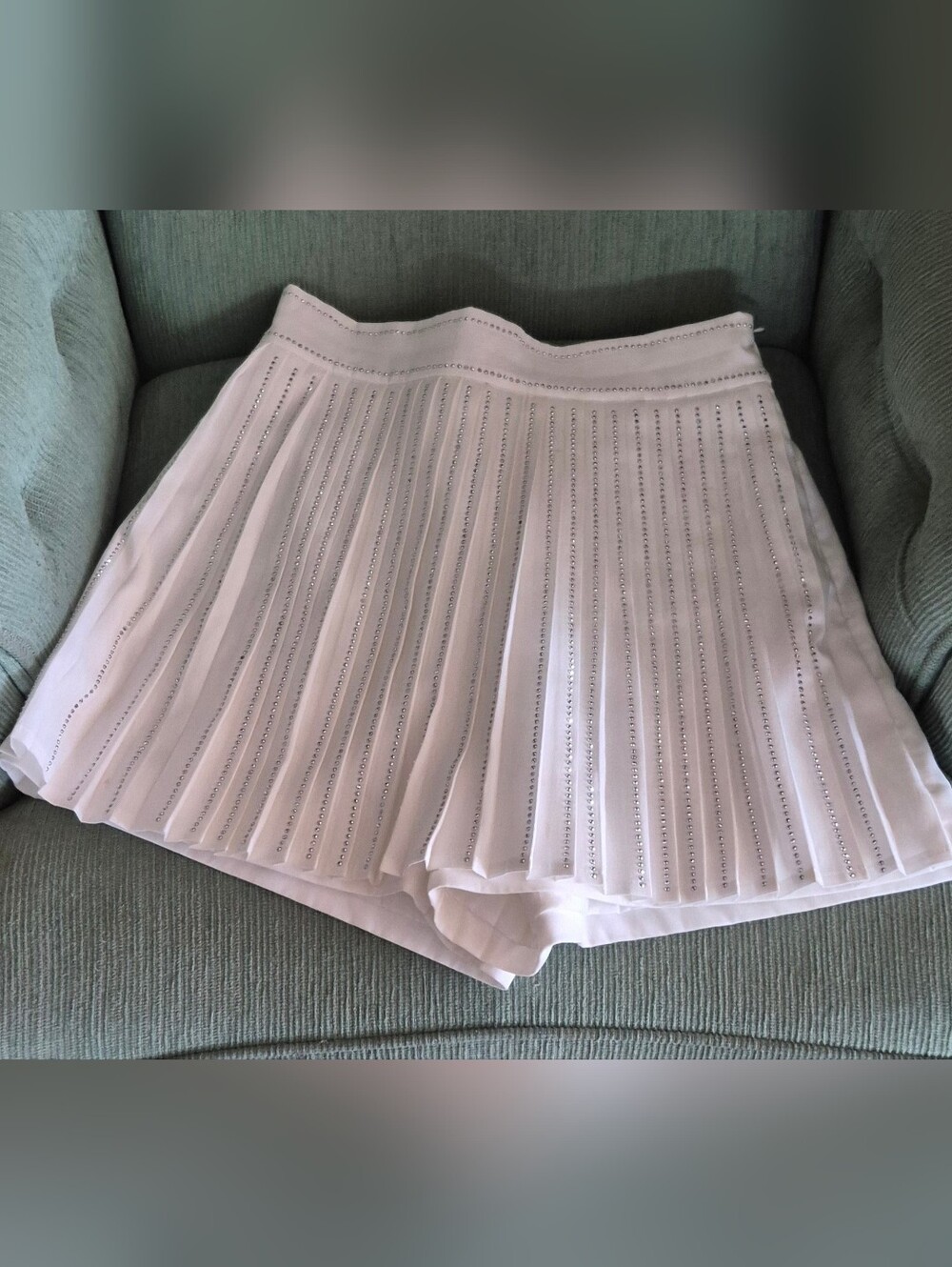 La Ros -Rhinstone Embellished White Pleated Skort